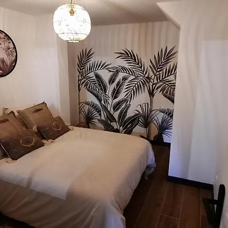 Aux Pieds Des Pins Apartman *